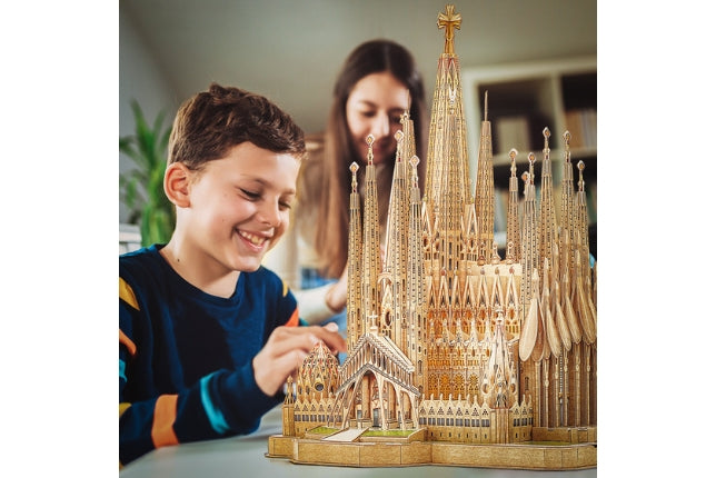 Sagrada Familia Cathedral - Hand-made Difficult  Puzzle